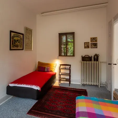 To Sammenhaengende Vaerelser Med Udgang Til Have Bed and Breakfast Ribe
